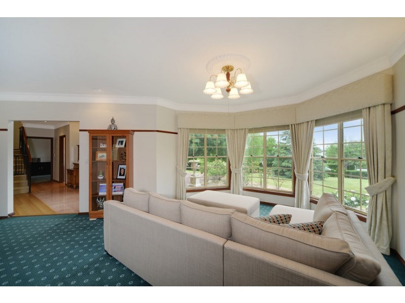 44 Highland Drive, Bowral NSW 2576