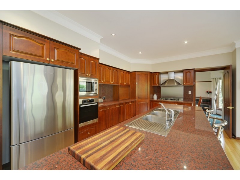 44 Highland Drive, Bowral NSW 2576