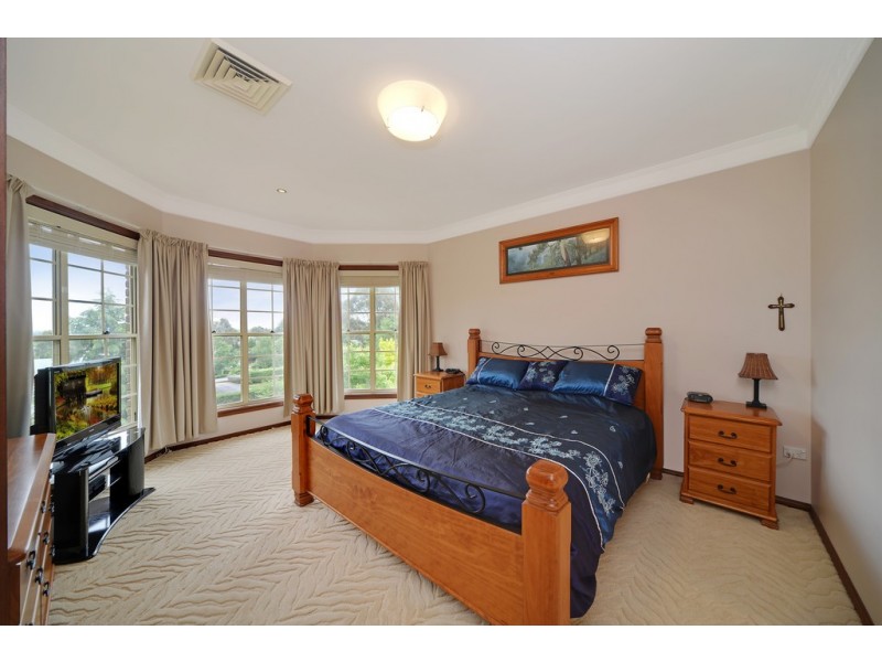 44 Highland Drive, Bowral NSW 2576