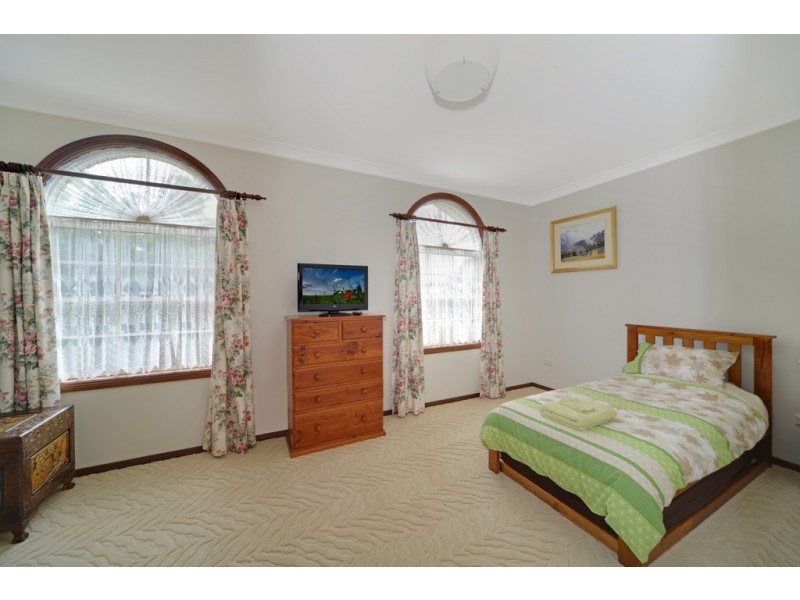 44 Highland Drive, Bowral NSW 2576