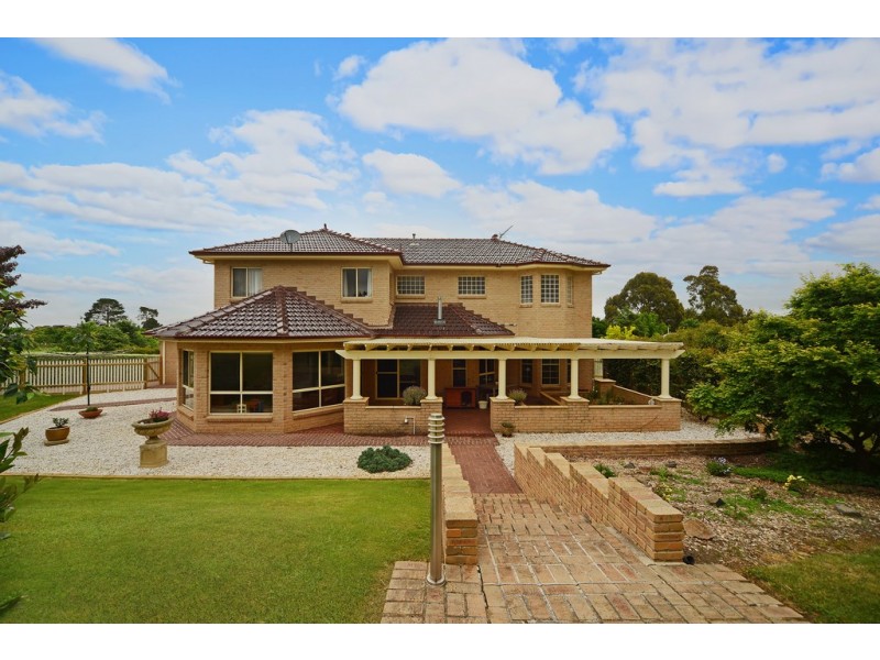 44 Highland Drive, Bowral NSW 2576