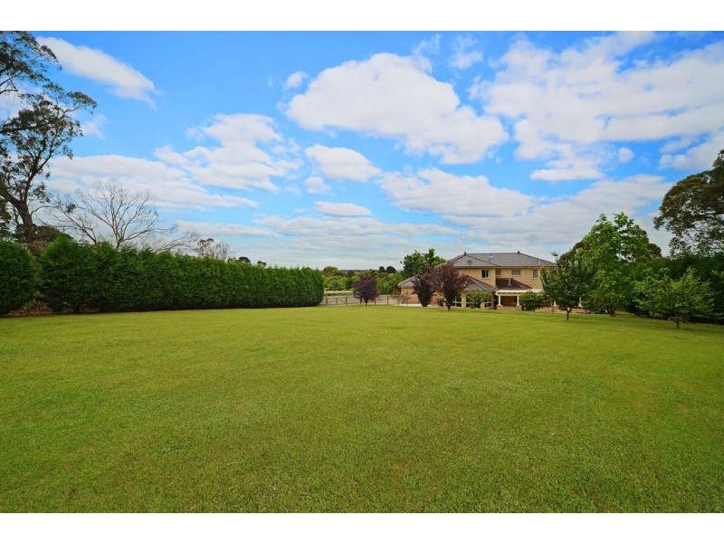 44 Highland Drive, Bowral NSW 2576