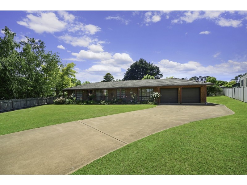 5 Rebecca Place, Moss Vale NSW 2577