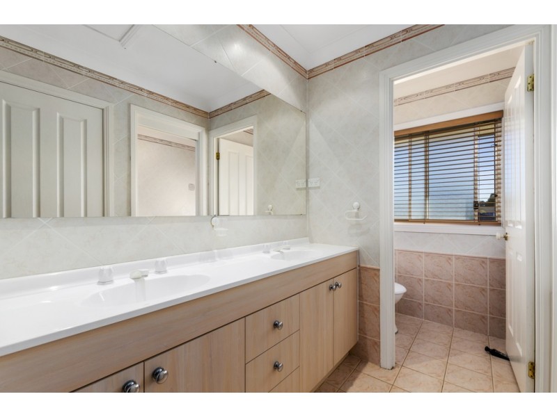 15 Rowland Road, Bowral NSW 2576