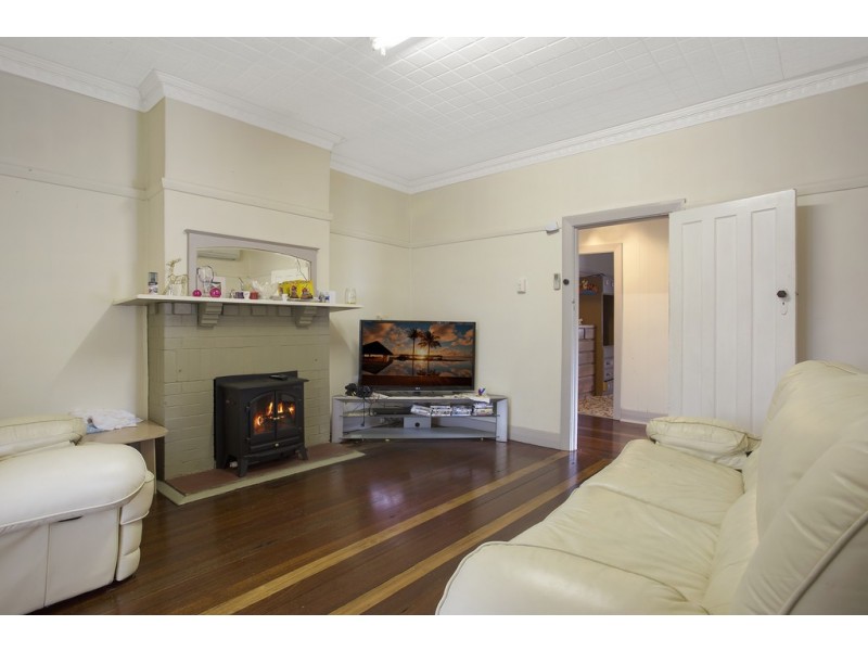 17 Dowling Street, Dungog NSW 2420