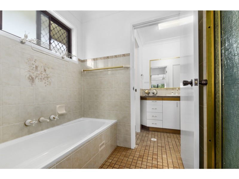 1 Kevin Place, Thirlmere NSW 2572
