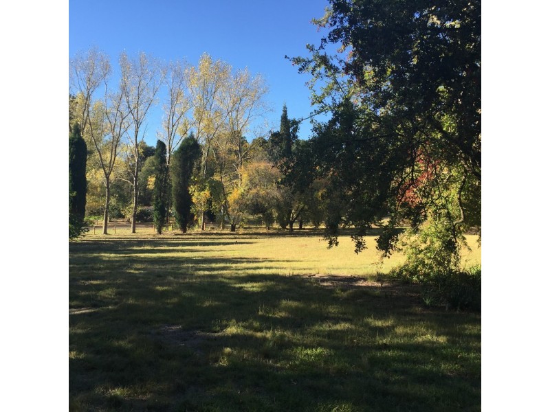 5 Holly Road, Burradoo NSW 2576