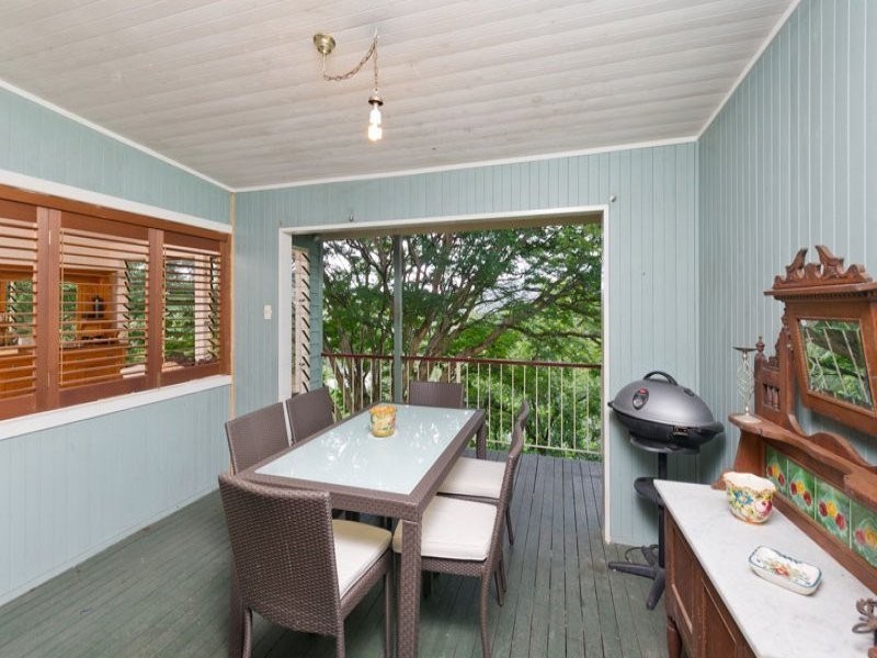 53 Simpsons Road, Bardon QLD 4065