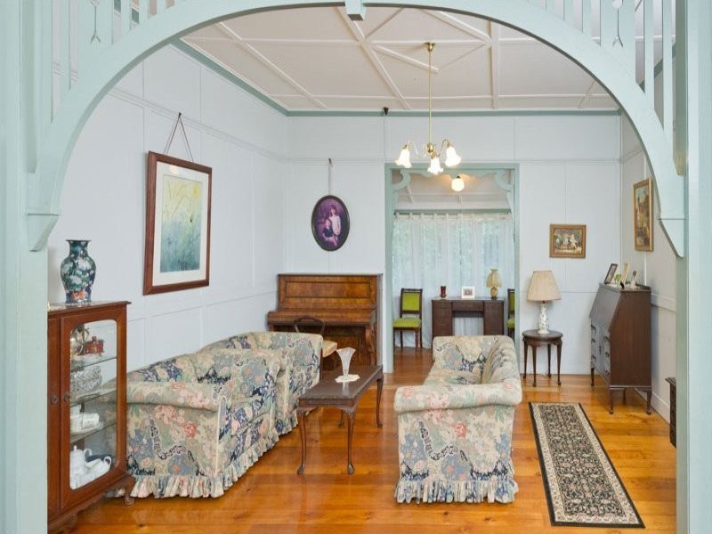 53 Simpsons Road, Bardon QLD 4065