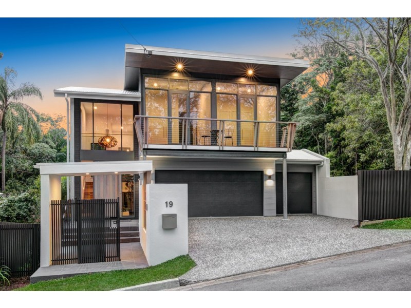 19 Colorado Avenue, Bardon QLD 4065