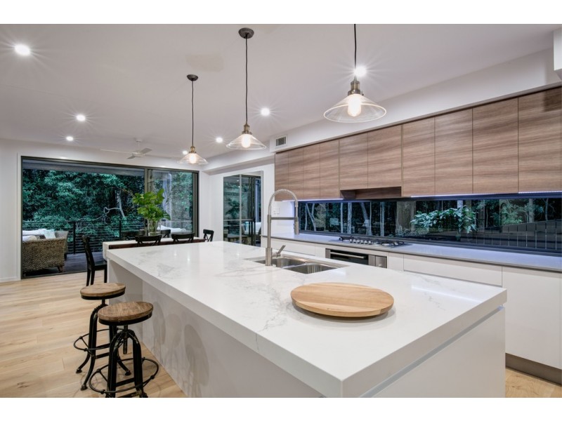 19 Colorado Avenue, Bardon QLD 4065