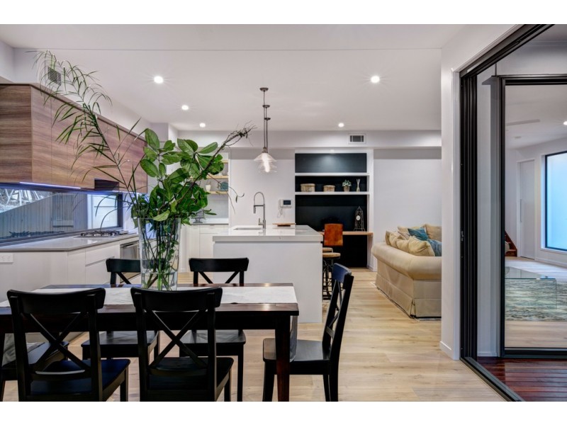 19 Colorado Avenue, Bardon QLD 4065