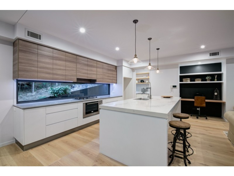 19 Colorado Avenue, Bardon QLD 4065