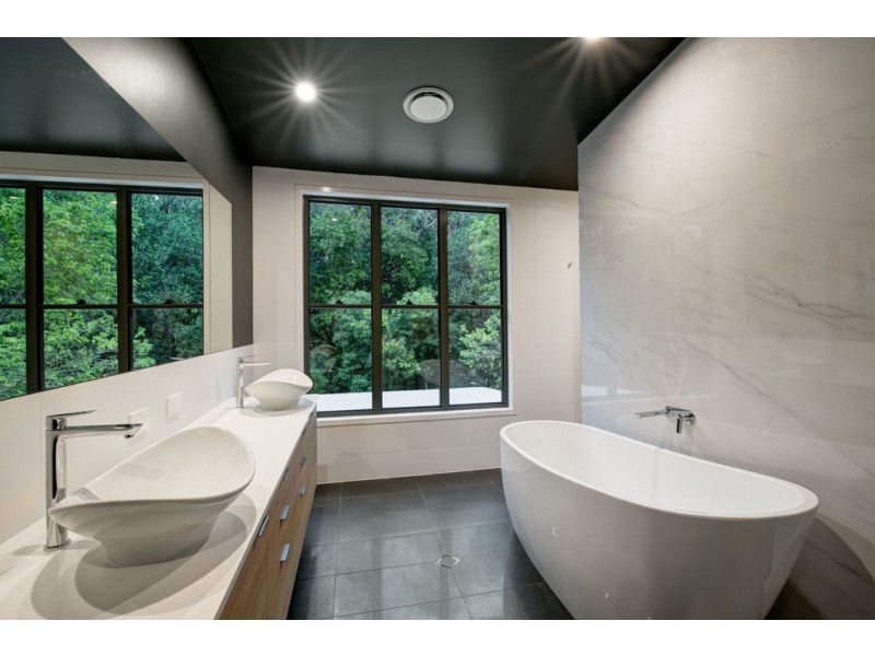 19 Colorado Avenue, Bardon QLD 4065