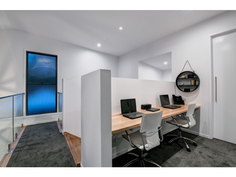 19 Colorado Avenue, Bardon QLD 4065