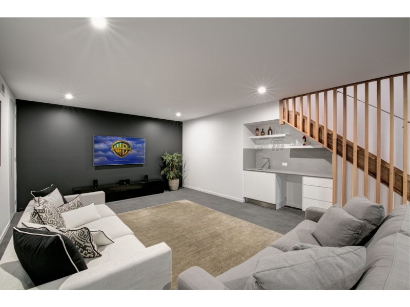 19 Colorado Avenue, Bardon QLD 4065