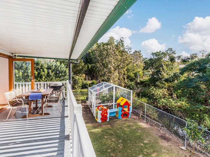 129 Fletcher Parade, Bardon QLD 4065