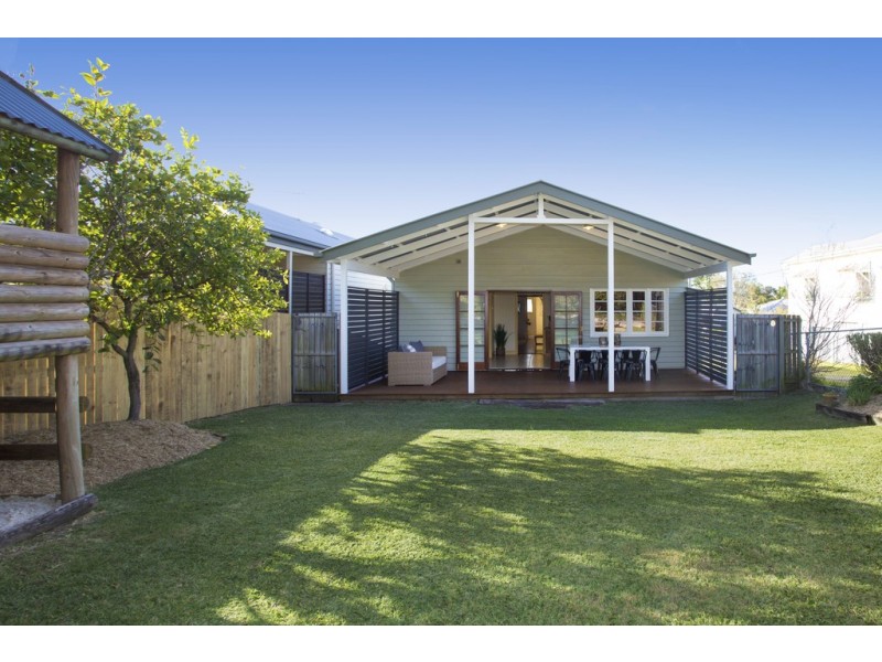 74 Alexandra Street, Bardon QLD 4065