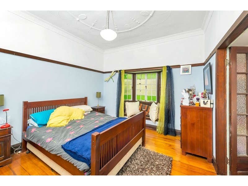 15 Leslie Street, Bardon QLD 4065
