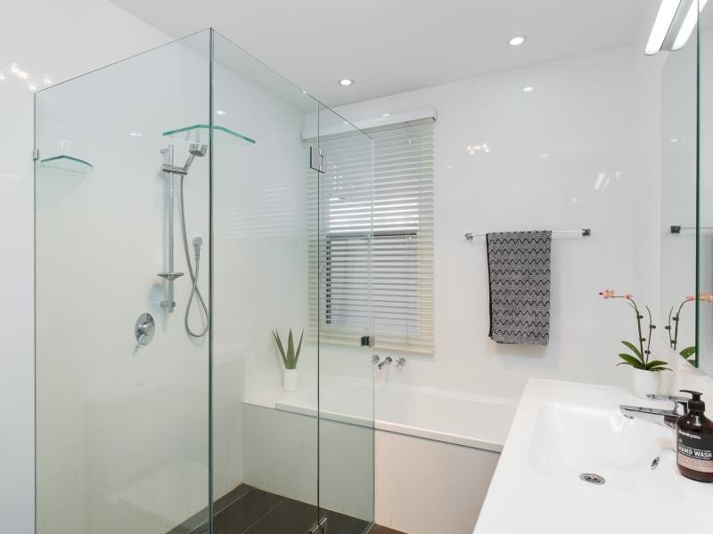 18 Balmain Terrace, Red Hill QLD 4059