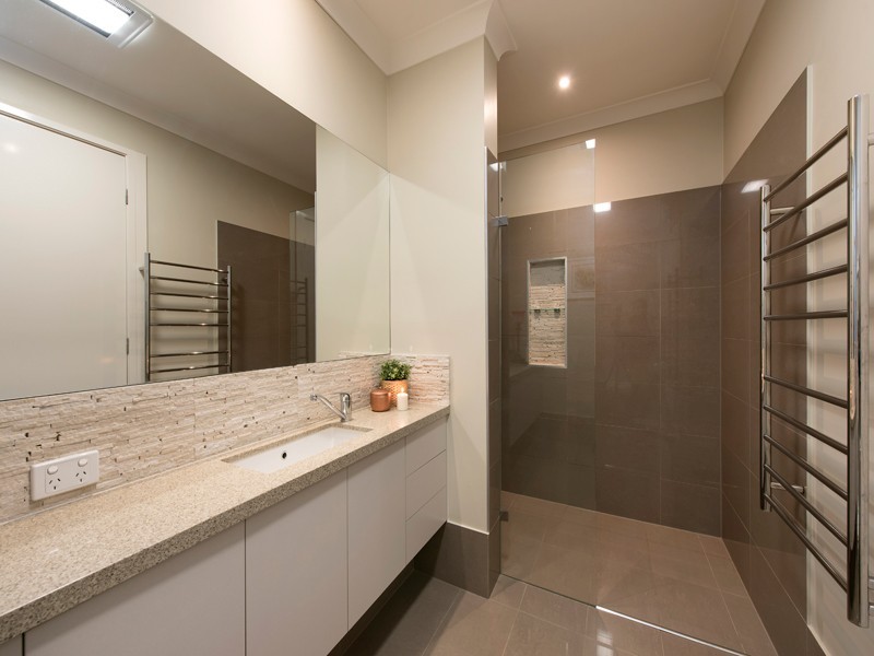 6 Lion Street, Ipswich QLD 4305