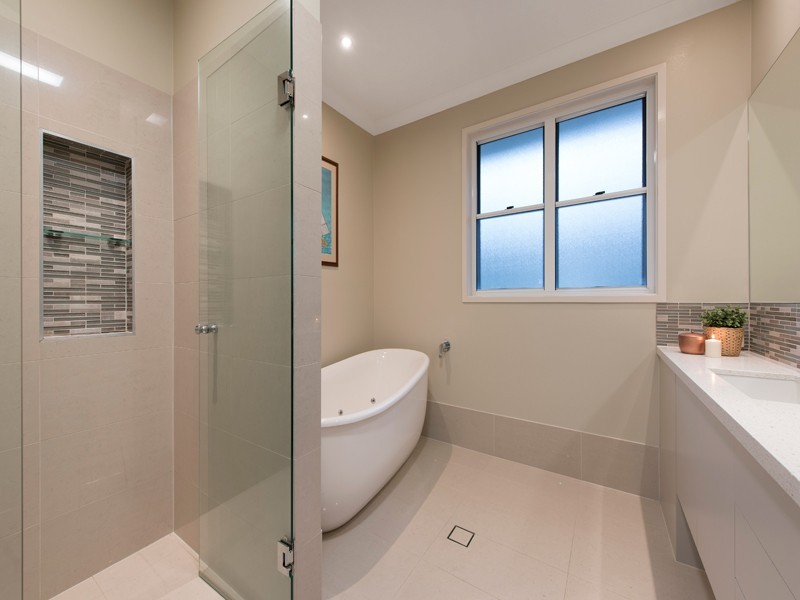 6 Lion Street, Ipswich QLD 4305