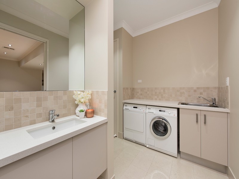 6 Lion Street, Ipswich QLD 4305