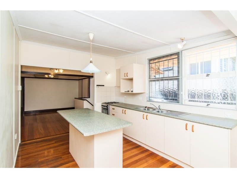 10 Nairn Street, Milton QLD 4064