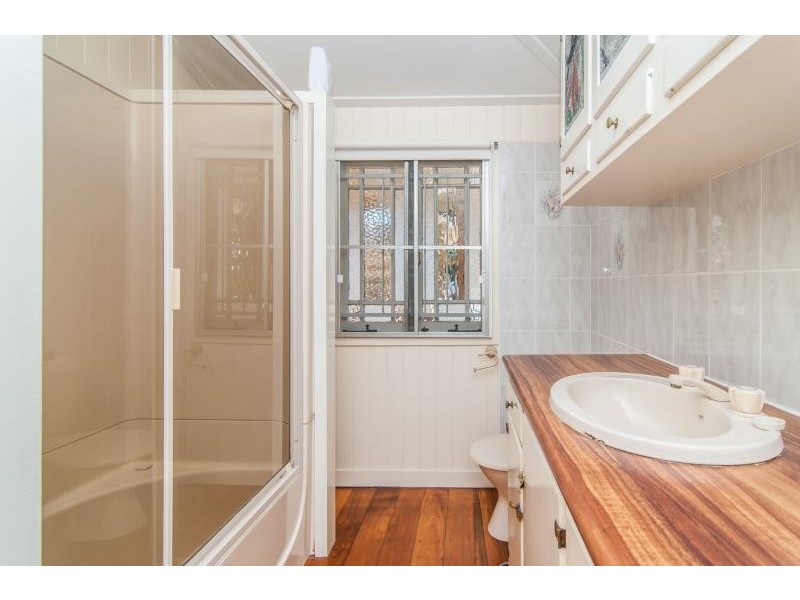 10 Nairn Street, Milton QLD 4064