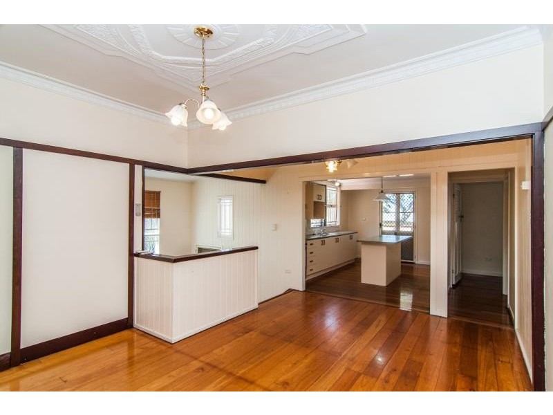 10 Nairn Street, Milton QLD 4064