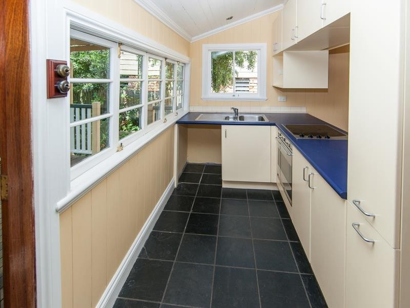 11 Hazlewood St, Paddington QLD 4064