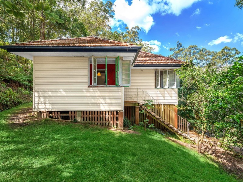 93 Gordon Road, Bardon QLD 4065