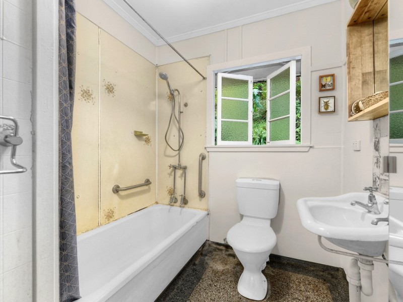 93 Gordon Road, Bardon QLD 4065