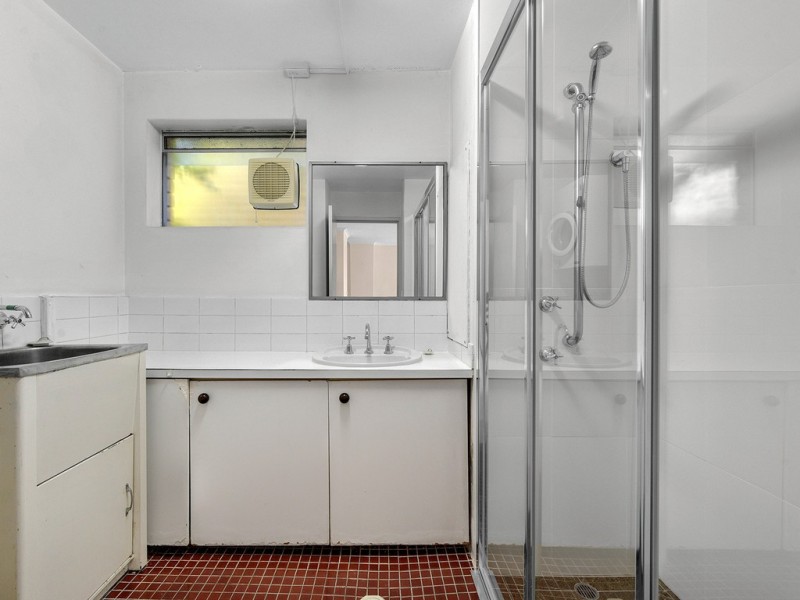 2/23 Burt Street, Auchenflower QLD 4066