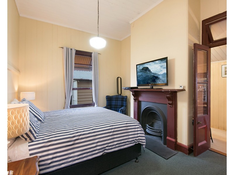 2/27 Saint James Street, Petrie Terrace QLD 4000