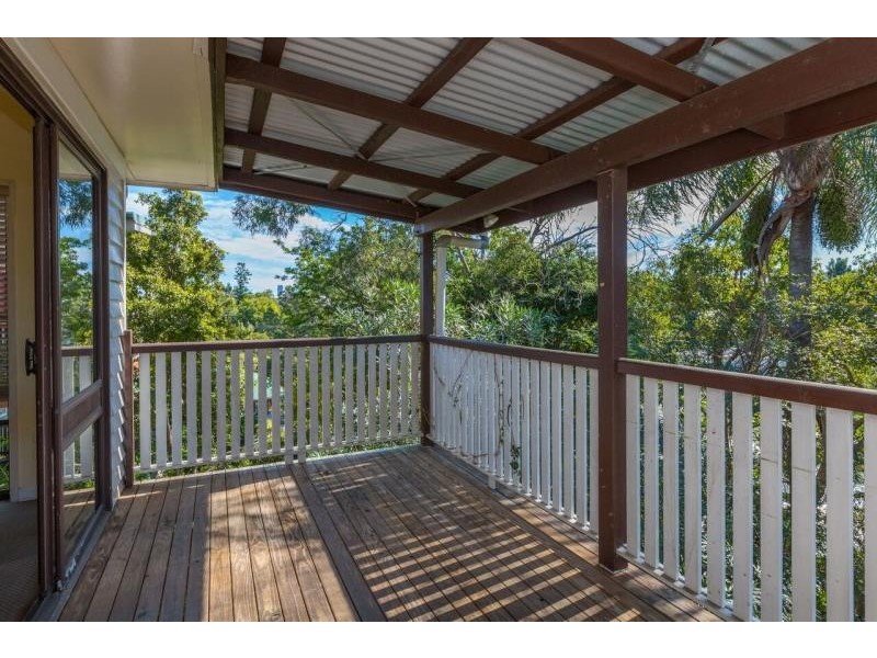 26 Paramount Terrace, Seven Hills QLD 4170