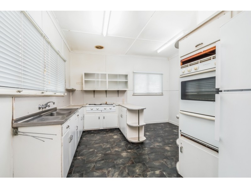 8 Salisbury Street, Indooroopilly QLD 4068
