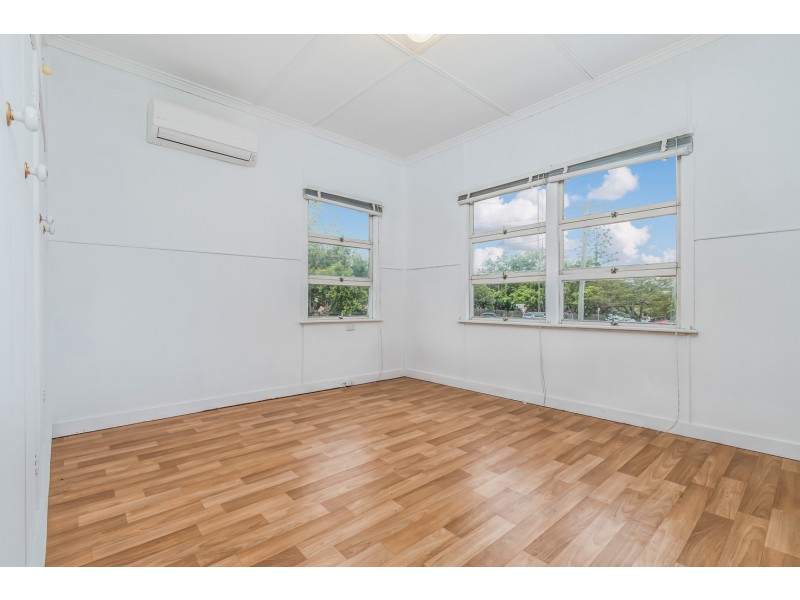8 Salisbury Street, Indooroopilly QLD 4068