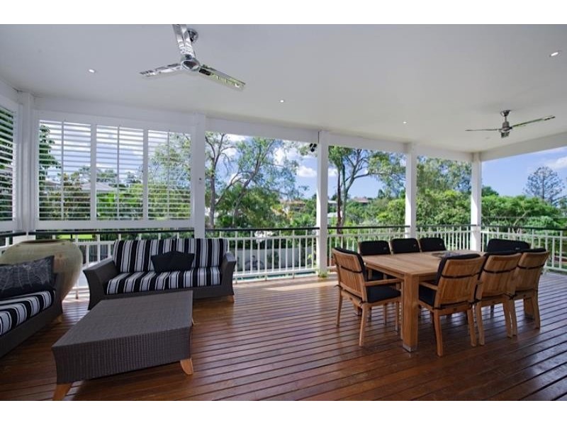 98 Sixth Avenue, Bardon QLD 4065