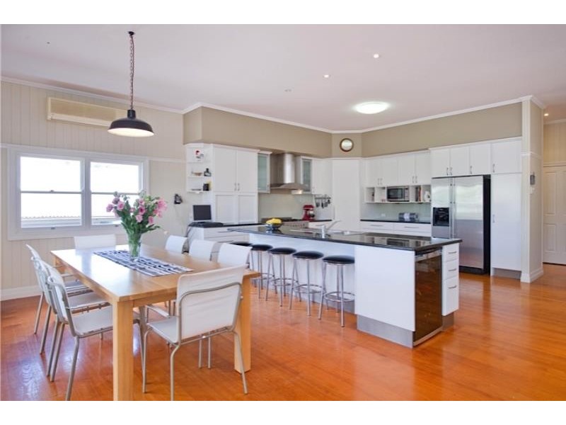 98 Sixth Avenue, Bardon QLD 4065