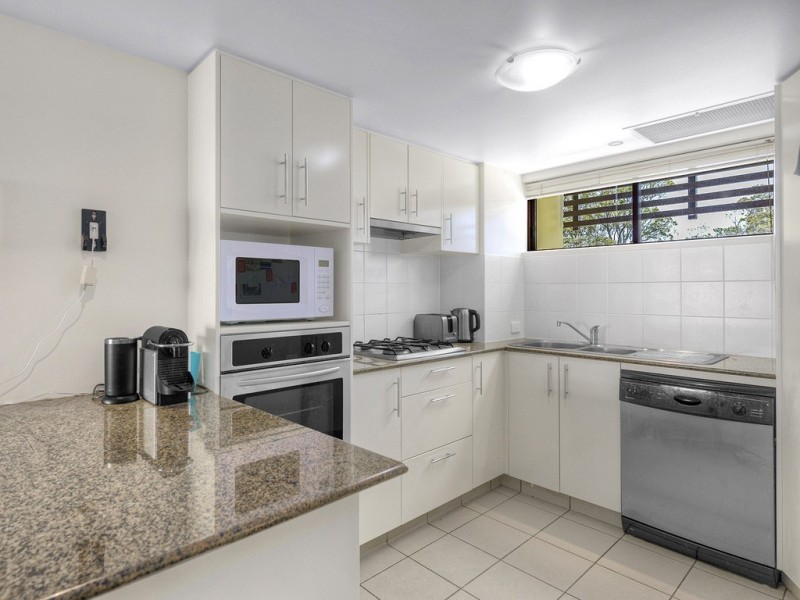 216/32 Patrick Lane, Toowong QLD 4066