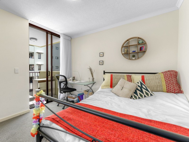 216/32 Patrick Lane, Toowong QLD 4066