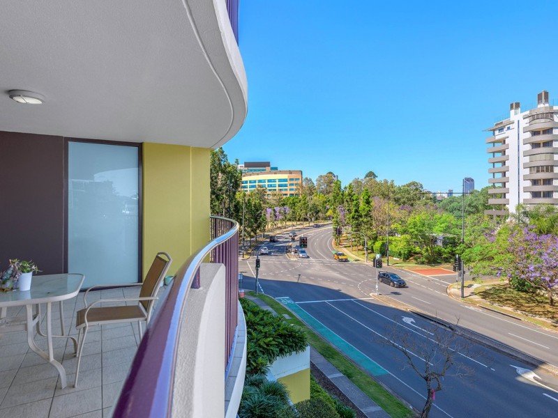 216/32 Patrick Lane, Toowong QLD 4066