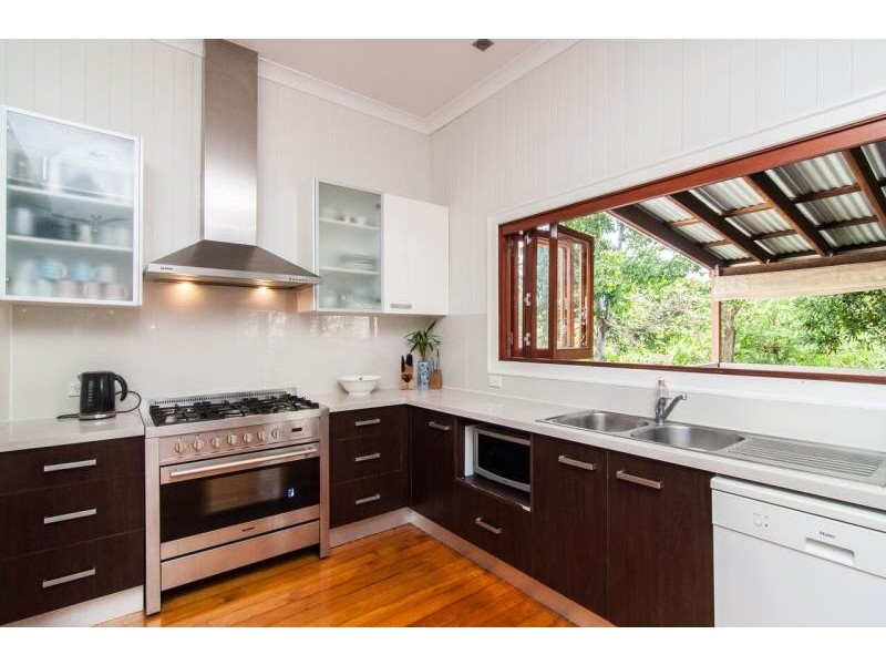 10 Dorrington Drive, Ashgrove QLD 4060