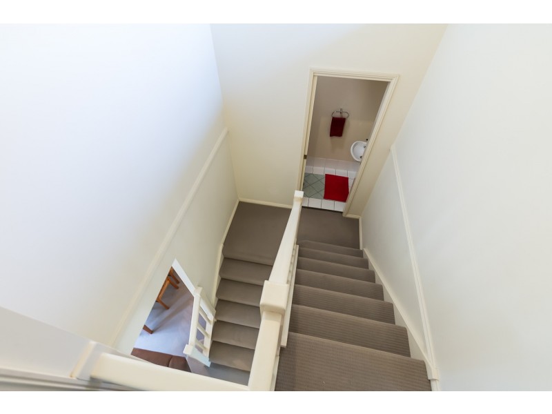 28/360 Simpsons Road, Bardon QLD 4065