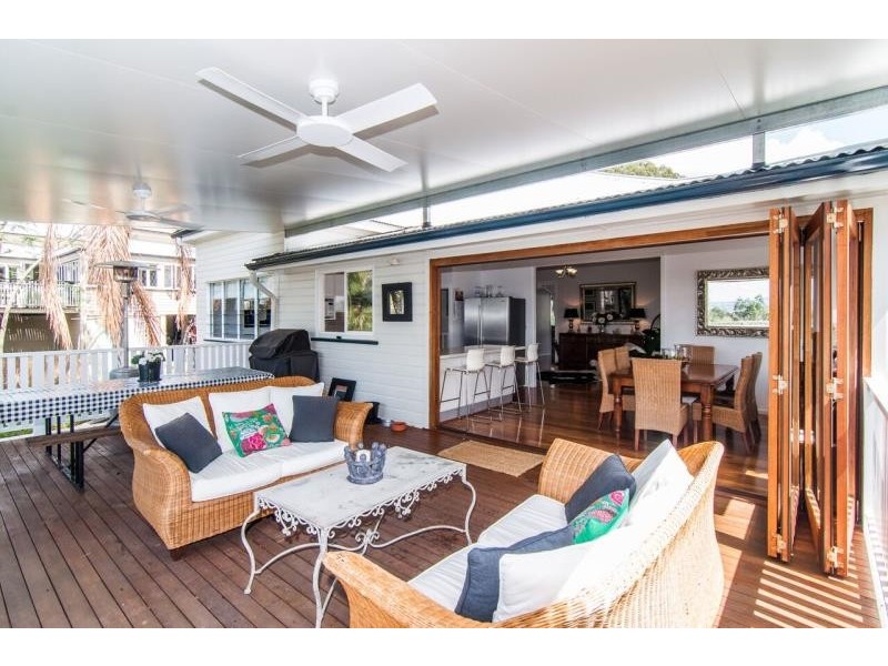 142 Simpsons Road, Bardon QLD 4065