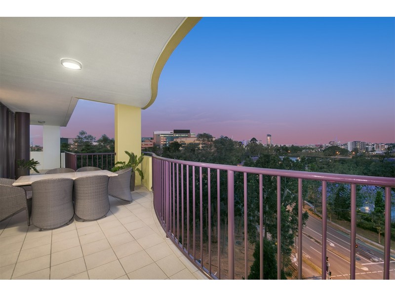 255/32 Patrick Lane, Toowong QLD 4066