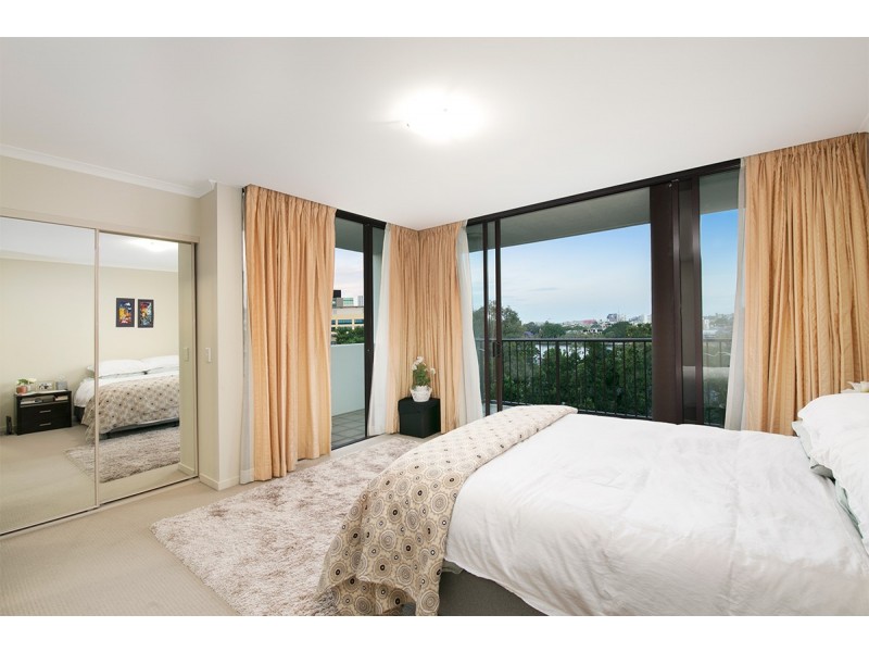255/32 Patrick Lane, Toowong QLD 4066
