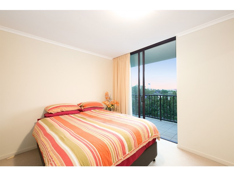 255/32 Patrick Lane, Toowong QLD 4066