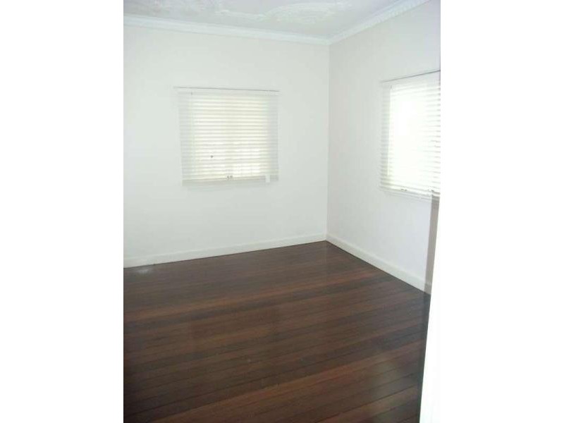 21 Simpsons Road, Bardon QLD 4065